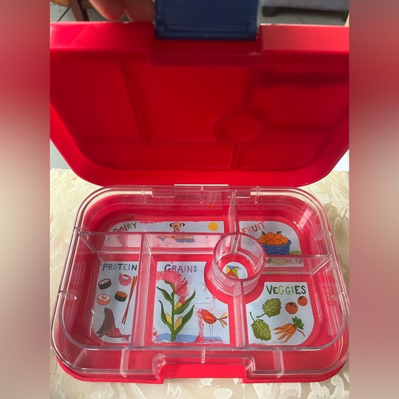 Red Kids Lunchbox - Picture 2 of 3